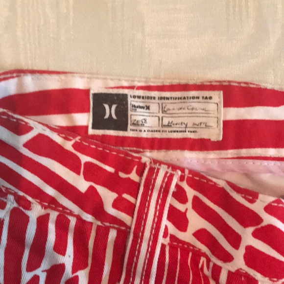 NWOT Hurley Pattern Short Shorts - Picture 3 of 3
